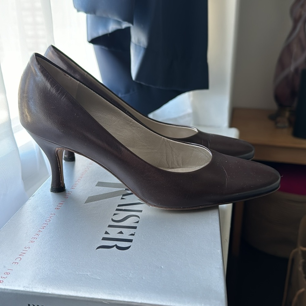 Peter Kaiser Pari brown leather pumps 6.5